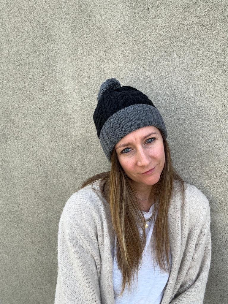 berretto bicolor cashmere lana carlotta neri made in italy nero grigio pon pon